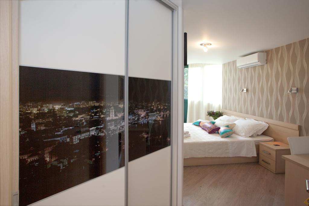 Cro Jet Set Apartments Split Exteriör bild