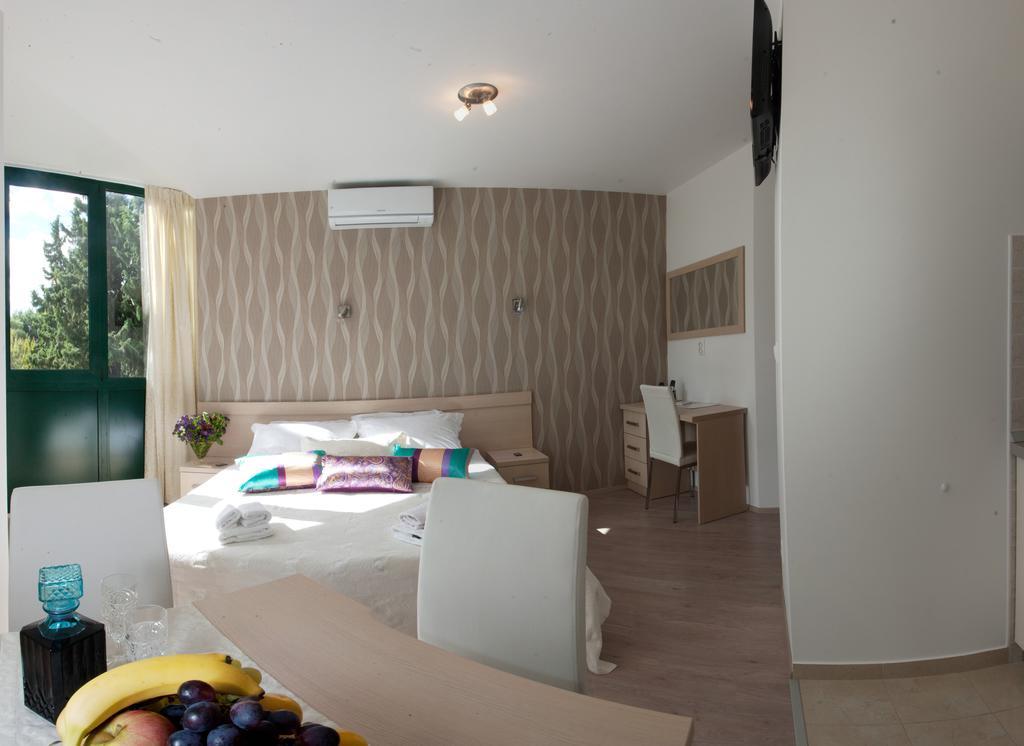 Cro Jet Set Apartments Split Exteriör bild
